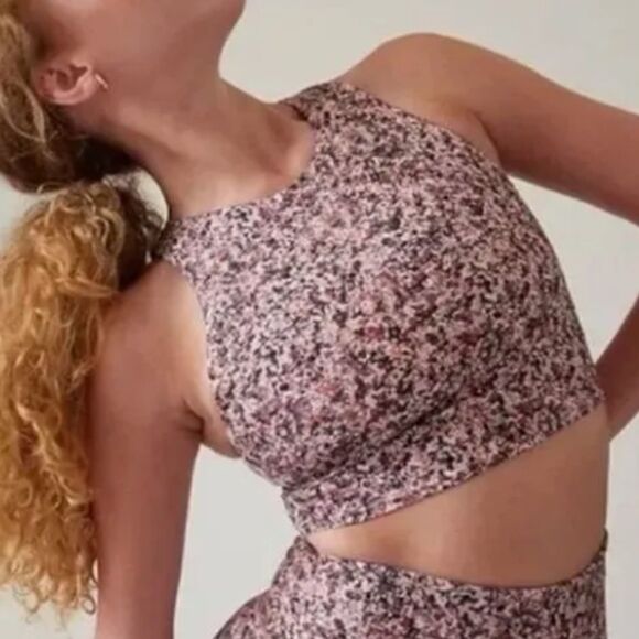 New with Tags Athleta conscientious crop small.  removable Cup D-DD great gift - Picture 4 of 9